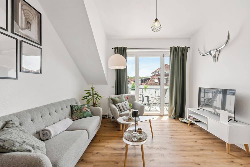 Ganze Wohnung, Ferienwohnung Hirschegg, 2 x Bad 5Z 10 Betten Küche 2 Parkplätze, Wlan in Bad Friedrichshall, Kurpfalz