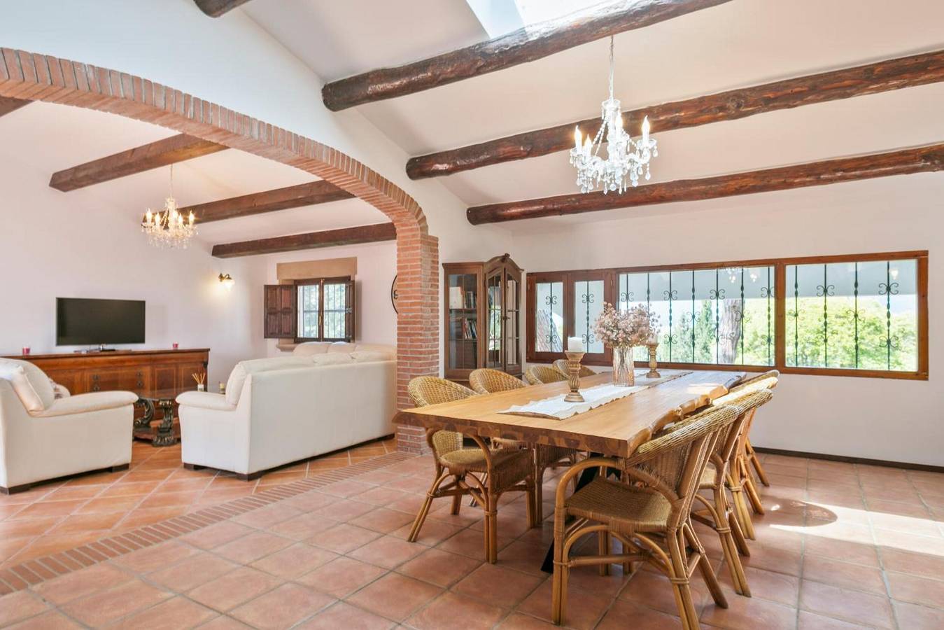 Villa 'Encanto' con vistas a la montaña, Wi-Fi y aire acondicionado in Tordera, Costa del Maresme