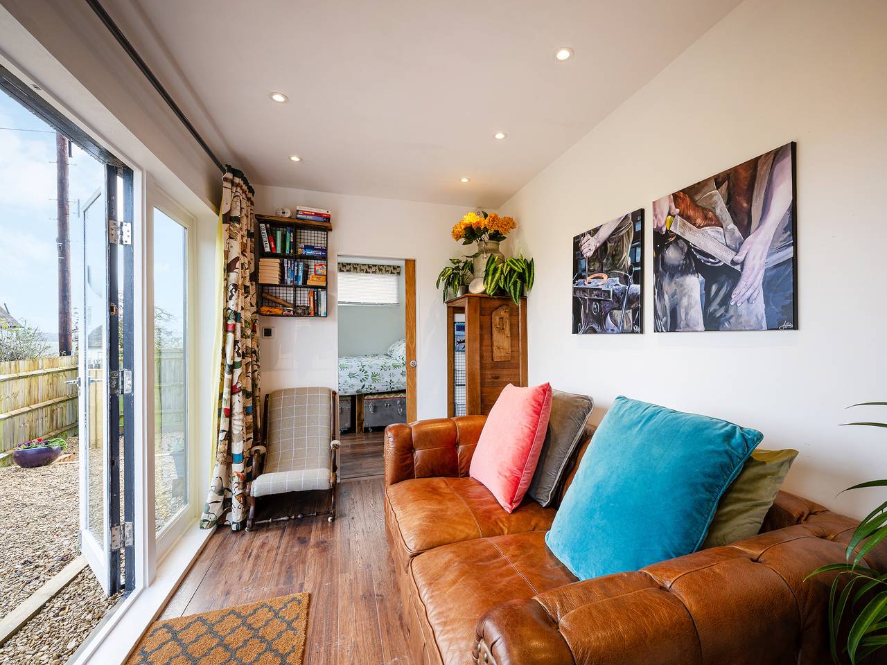 Sunrise Cabin in East Ilsley, Berkshire