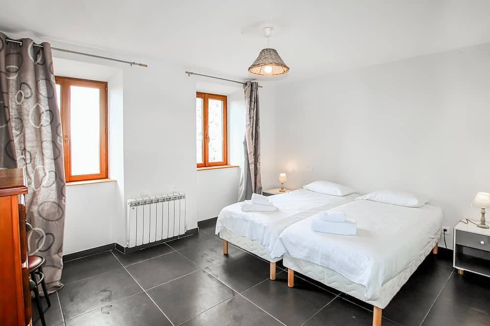 Lovely home in Privas with sauna in Privas