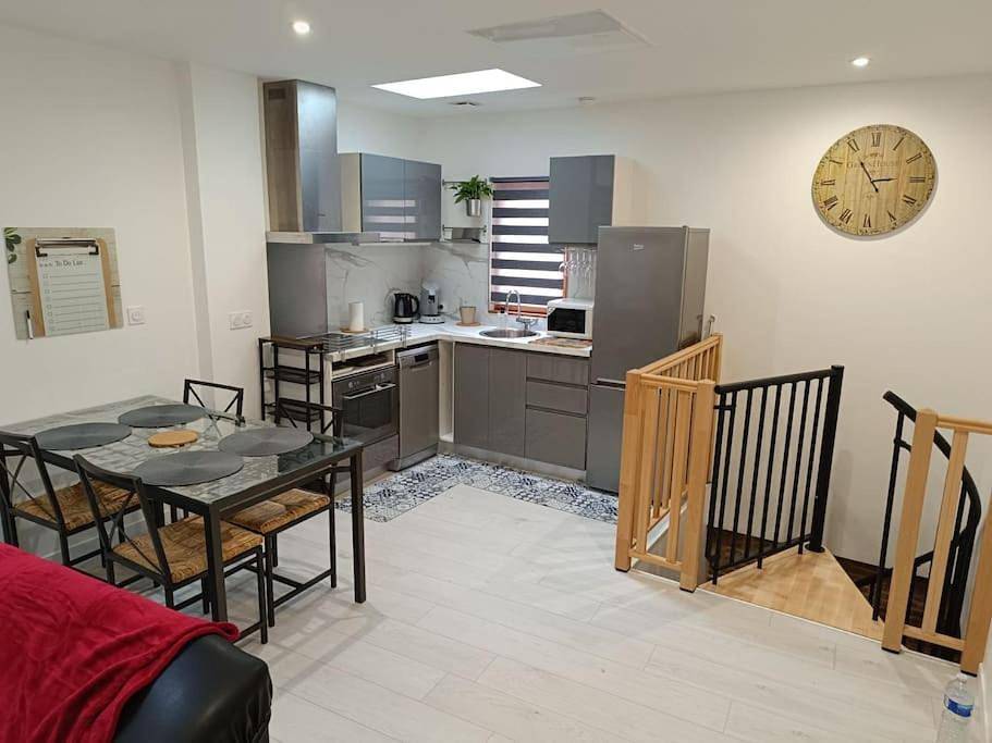 Appartement entier, Two-Bedroom Apartment in Rieux-Volvestre, Haute-Garonne