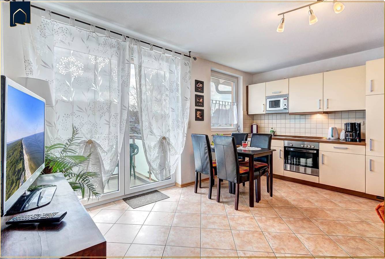 Ganze Wohnung, Gemütliche Ferienwohnung mit Balkon nahe Strand und Zentrum in Ückeritz, Bernsteinbäder