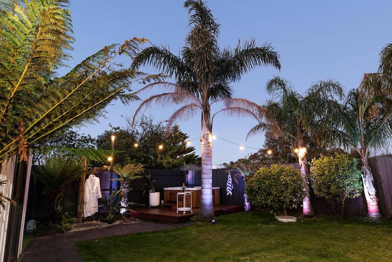 Sol Coastal Retreat - Outdoor Spa and Sauna in Melbourne, Mornington Peninsula