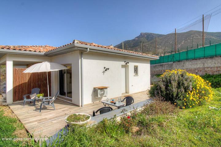 Gîte pour 2 personnes, avec Terrasse ainsi que Jardin et Vue