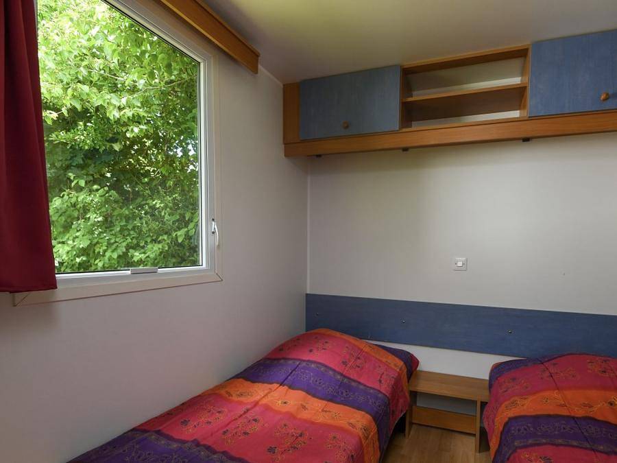 Camping Le trèfle à 4 Feuilles - Mobilhome 4 personnes - Mobil-home 2 ch. Eco 28m² (2001) in Commequiers, Vallée de la Loire