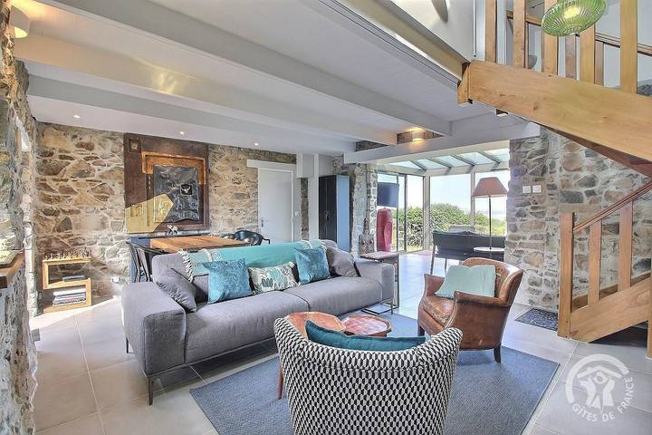 Gîte pour 4 personnes, avec piscine ainsi que jardin et terrasse à Pleubian - 4