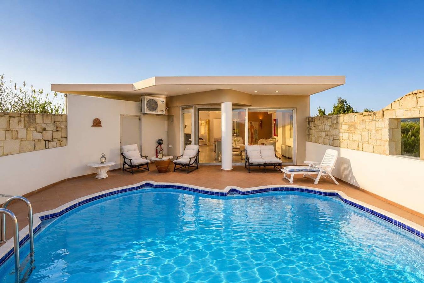 Geheel appartement, Villa Joy Mare - Seaside Escape with Private Pool in Agioi Apostoli, Chania en omgeving