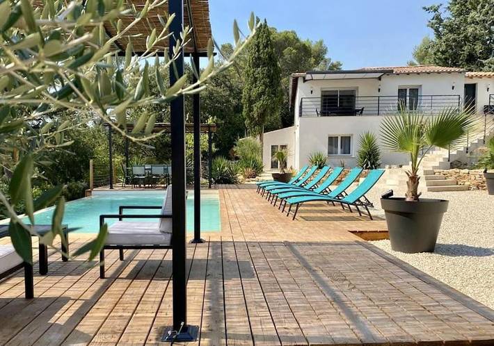 Villa per 10 persone, con Terrazza e Piscina nonché Panorama a Nîmes
