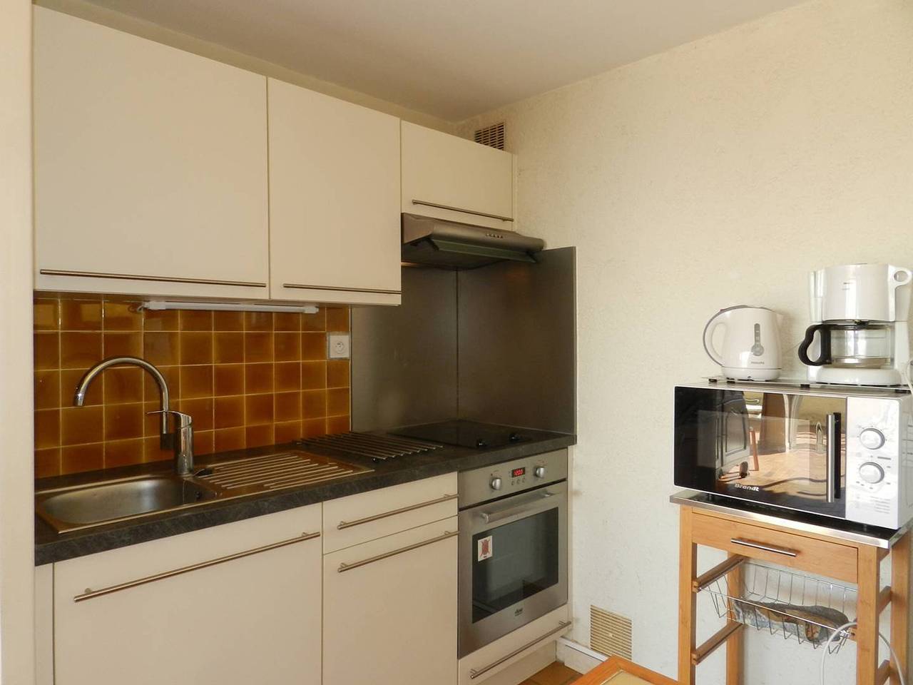 Ganze Wohnung, 2-Zimmer-Wohnung mit Meerblick-Terrasse, Parkplatz in Le Lavandou in Le Lavandou, Toulon Region