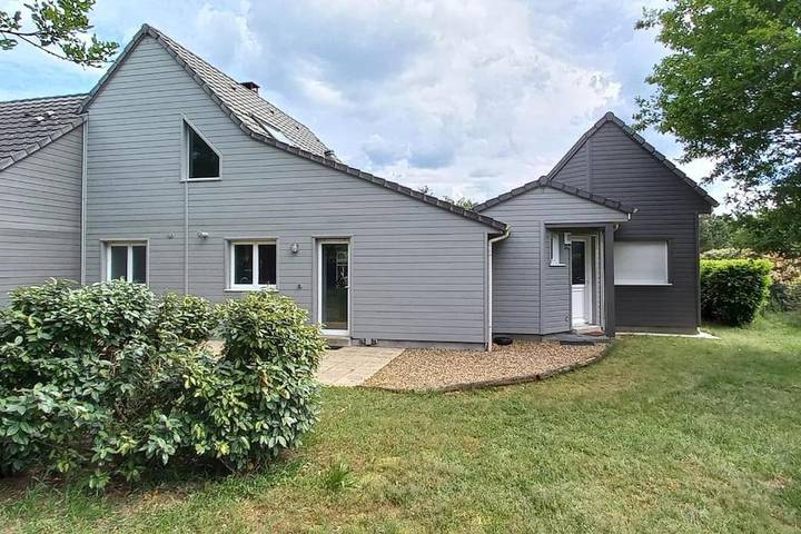 Location de vacances pour 10 personnes, avec jardin et piscine à Champagné (Sarthe) - 2