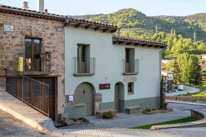 Gîte pour 3 personnes, avec vue, animaux acceptés à Vallfogona de Ripollès