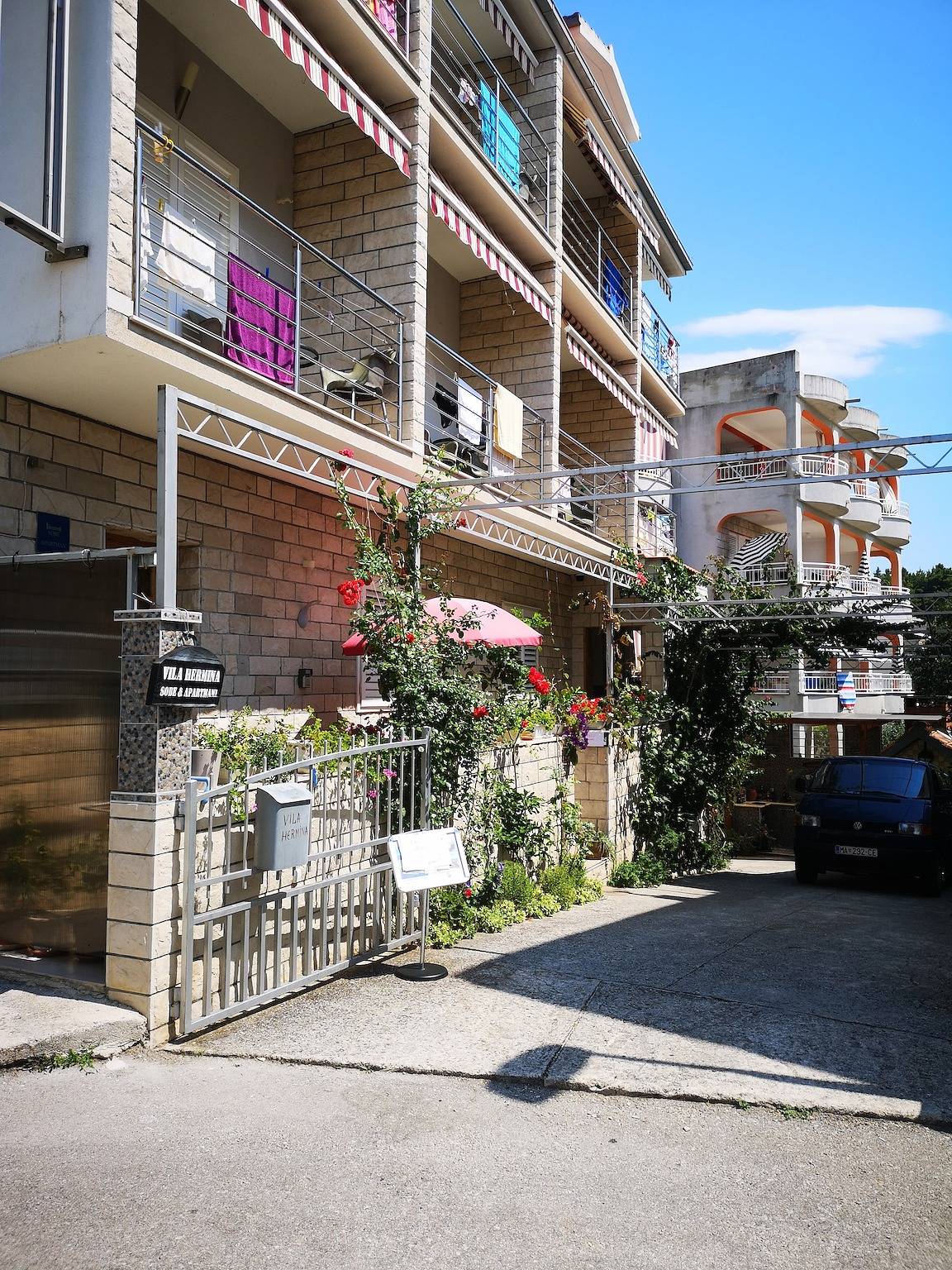 Ganze Wohnung, Studio Appartement mit Terrasse und Meerblick Tucepi, Makarska As-22384-a in Tucepi, Makarska Riviera