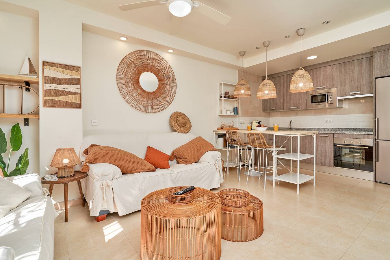 Ganze Wohnung, Ferienwohnung 'Rosa Náutica La Herradura' mit Gemeinschaftspool und Wlan in La Herradura, Almuñecar