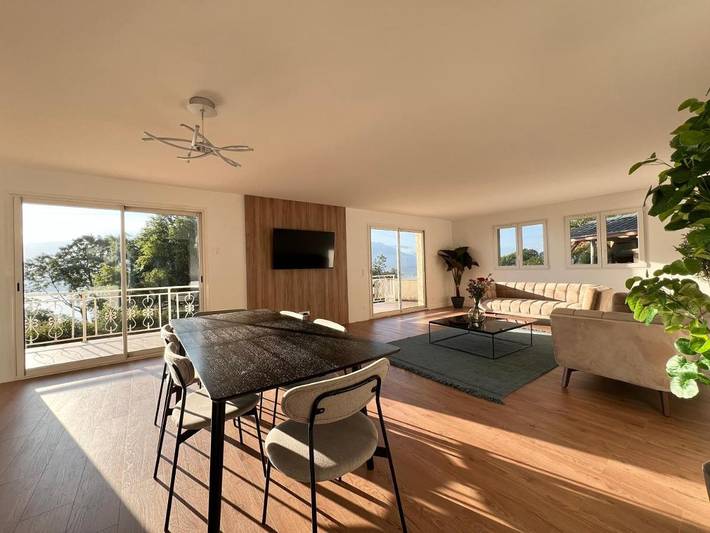 Location de vacances pour 8 personnes, avec jardin et vue sur le lac ainsi que vue et terrasse à Bourdeau (Savoie) - 3