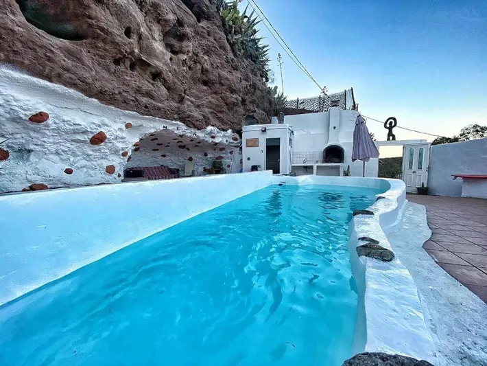 Holiday home for 4 people, with pool and view as well as garden - 1