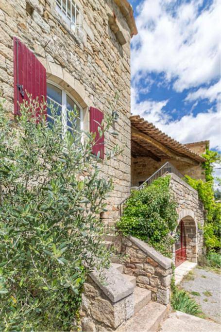 Location de vacances pour 13 personnes, avec jardin ainsi que piscine et vue à Les Assions - 2