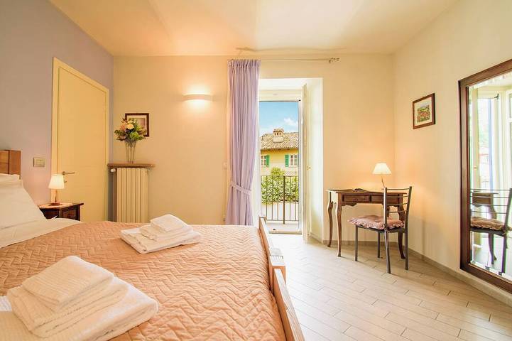 Appartement entier, Apartment with balcony - La Rosa nel Borgo in La Morra, Langhe