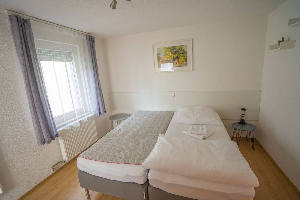 Apartamento entero, Apartamento-Estándar-Baño privado externo-Vista a la Ciudad-og 1 in Reutlingen, Neckar-Alb