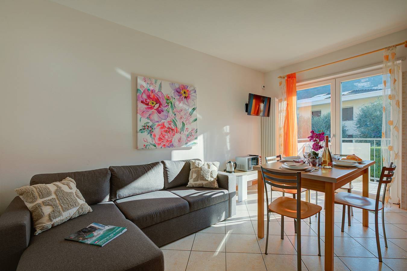 Apartamento entero, Apartamento de vacaciones para 6 personas con balcón in Torbole, Nago-Torbole