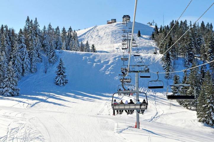 Parc de vacances pour 2 personnes, avec terrasse ainsi que jardin et sauna à Métabief - 4