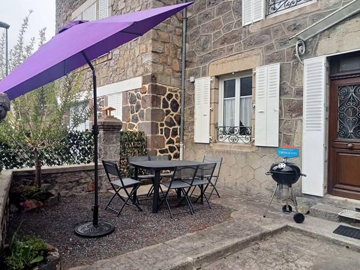 Gîte pour 6 personnes, avec terrasse à Le Falgoux - 2