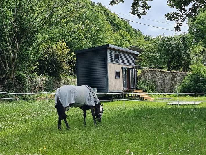 Gîte pour 2 personnes, avec terrasse ainsi que vue et jardin, animaux acceptés à Valmont