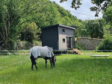 Maison de campagne pour 2 personnes, avec terrasse ainsi que vue et jardin, animaux acceptés à Valmont
