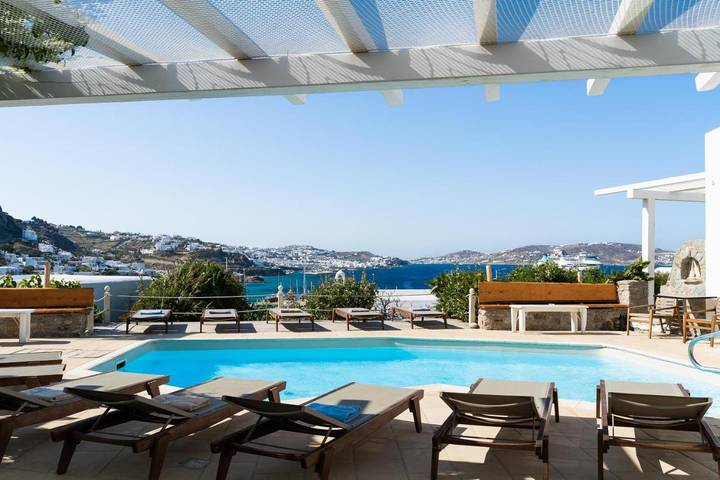 Hôtel pour 2 personnes, avec piscine ainsi que vue et jardin, animaux acceptés