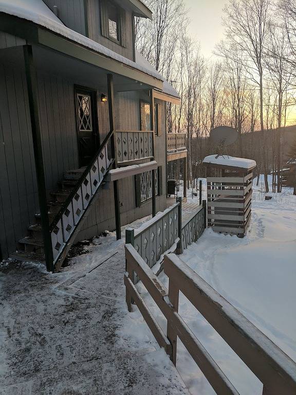 Vacation rental for 16 people, with hot tub and balcony as well as sauna in Upper Peninsula of Michigan