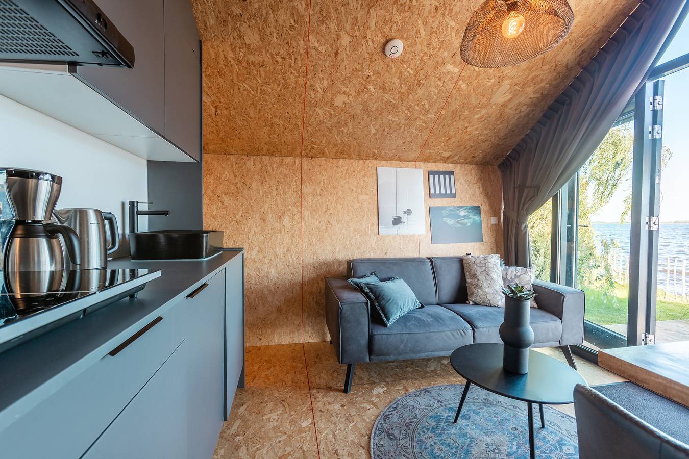 Vakantiepark De Wiedense Meren — Tiny House Hafenblick | 4 Personen in Nationalpark Weerribben-Wieden
