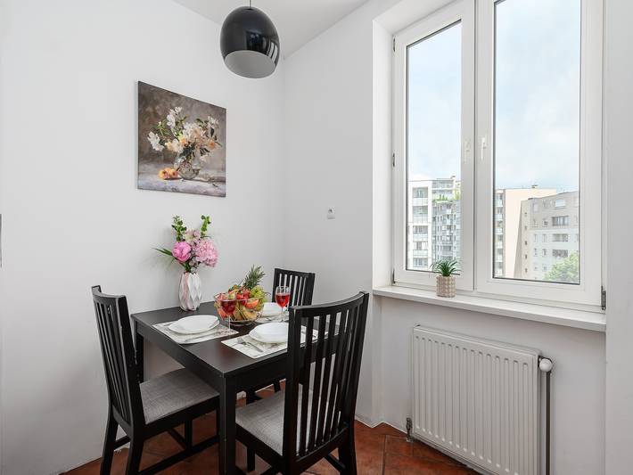 Ganze Wohnung, In Warschau wohnen Sie in der Nähe von Geschäften. in Warschau, Masowien
