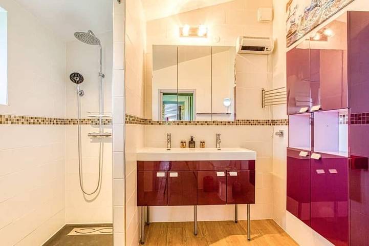 Location de vacances pour 8 personnes, avec piscine ainsi que jardin et jacuzzi, animaux acceptés à Septfonds - 4