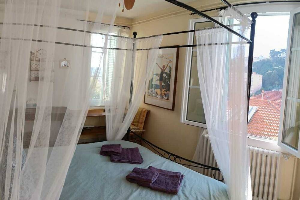 Appartement entier, Charmant appartement et vue dégagée in Sainte-Agnès, Côte méditerranéenne (France)