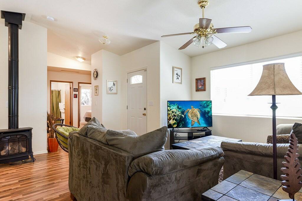 Tropical snowbird escape by world’s tallest volcano - lanai, yard & washer/dryer in Volcano, Hawaii Volcanoes Nationalpark