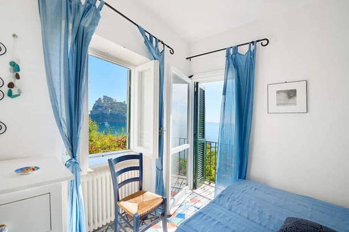 Cottage by the Sea in Cartaromana Bay,  Aragonses Castle View in Spiaggia di Cartaromana, Ischia Città