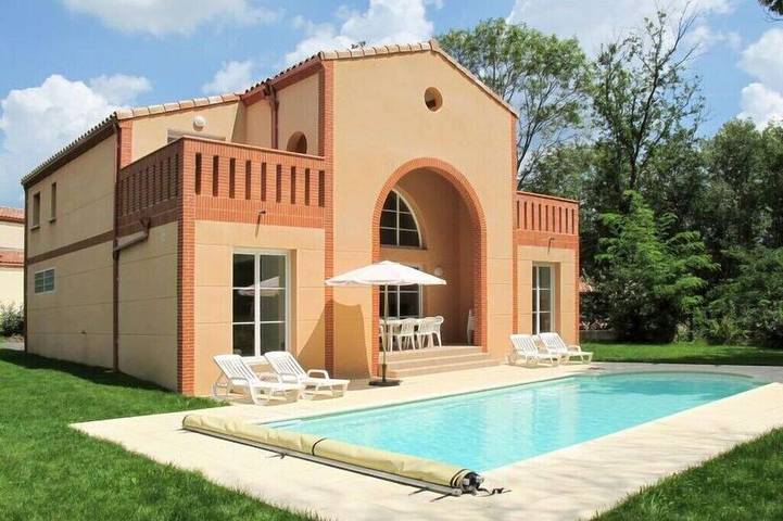 Location de vacances pour 10 personnes, avec Terrasse et Jardin dans Golf de Mazamet