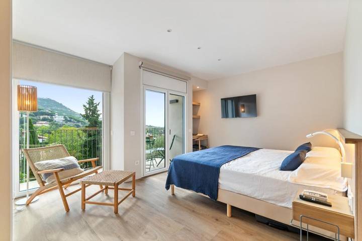 Hôtel pour 2 personnes, avec balcon et vue à Cabrils