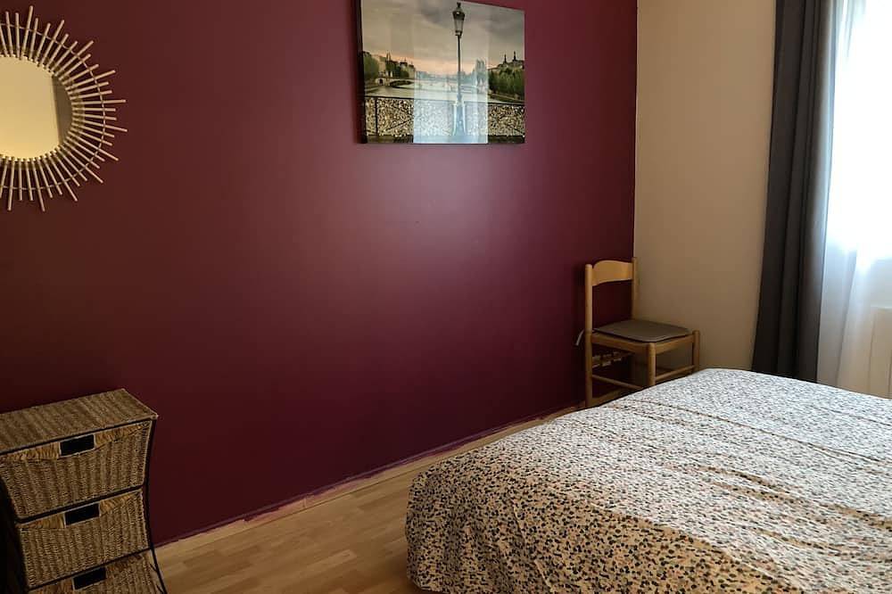 Charming single-storey villa, quiet location with swimming pool, shaded dining area in Rochessauve, Privas