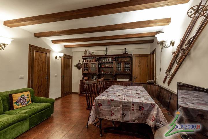 Apartamento vacacional entero, Apartamento de vacaciones para 4 personas con terraza in Campitello di Fassa, Dolomiti Superski