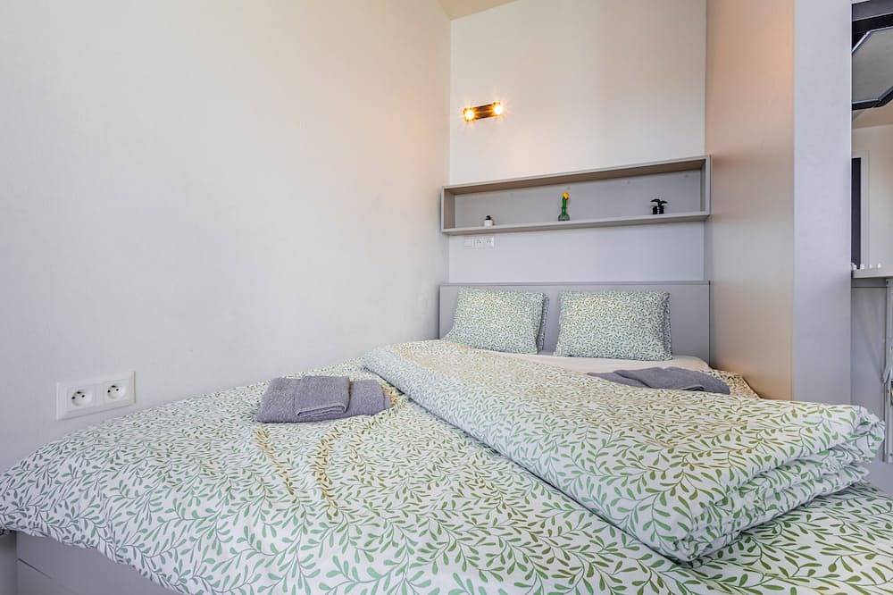Entire apartment, Modern & Minimalistic Apartment / Garage + Balcony in Bratislava, Bratislava region