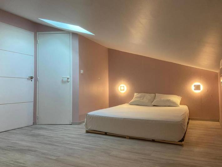 Location de vacances pour 10 personnes, avec Terrasse et Jardin ainsi que Piscine et Vue à Montmeyran - 2