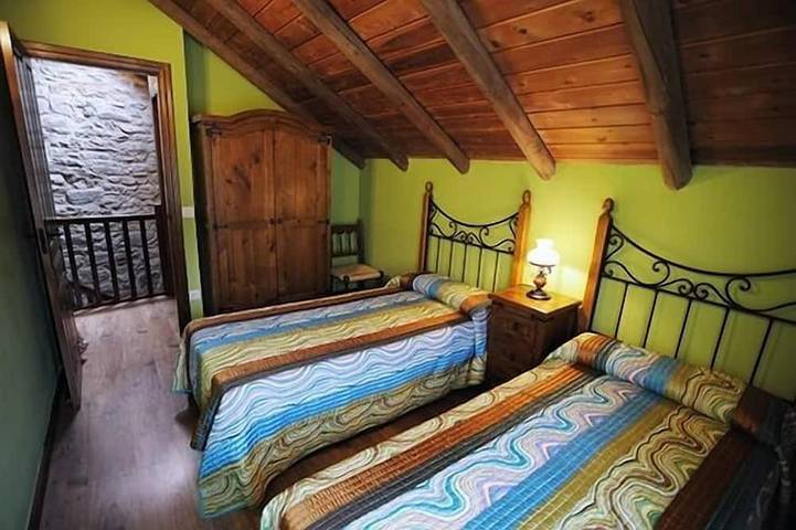 Gîte pour 6 personnes, avec terrasse à Biescas - 3