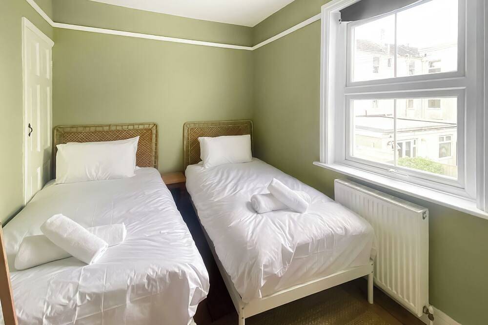 2 bedroom accommodation in Eastbourne in Eastbourne, East Sussex