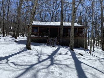 Log Cabin for 8 Guests in Wintergreen, Nelson County, Picture 2
