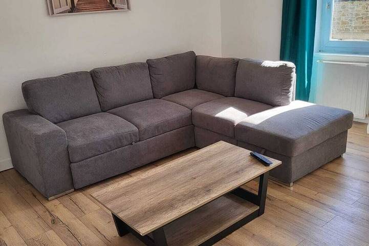 Ganze Wohnung, 2 nd floor city center apartment in Saint-Pol-de-Léon, Ceinture Dorée
