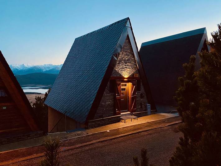 Chalet pour 4 personnes, avec Jacuzzi ainsi que Jardin et Vue sur le lac dans les Pyrénées