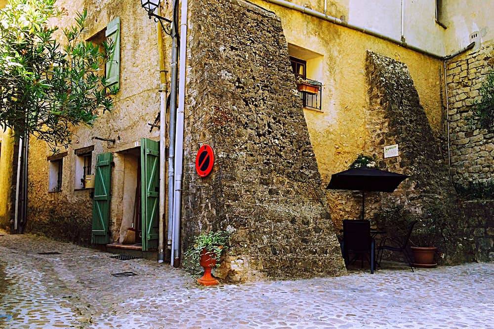 Der alte Stall in Provence (Verte) Entrecasteaux, Var. Küste 50ms, Flughafen 60ms in Entrecasteaux, Brignoles Region