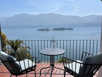Chambre d’hôte pour 3 personnes, avec vue sur le lac ainsi que vue et jardin, animaux acceptés dans Tessin