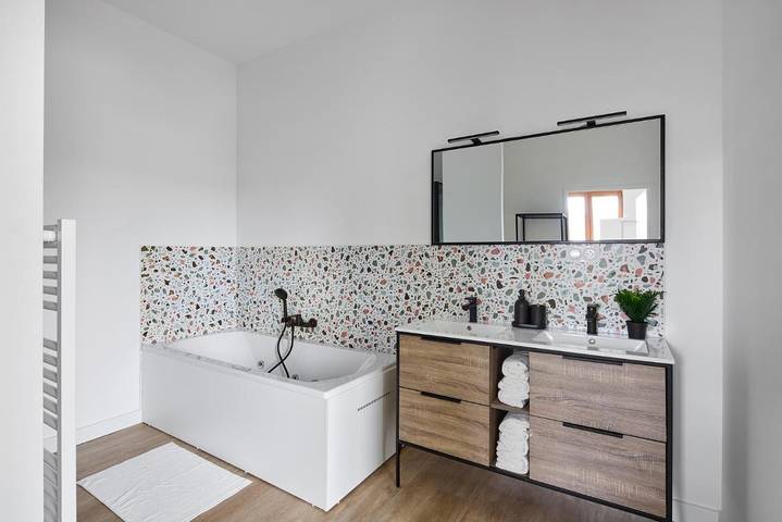 Location de vacances pour 8 personnes, avec terrasse et jacuzzi dans Beaupréau-en-Mauges - 4