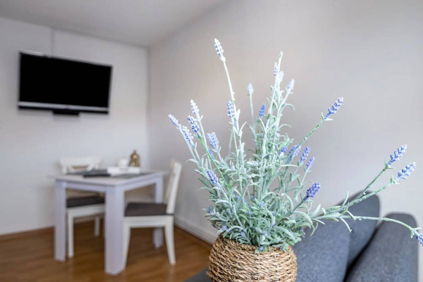 Ganze Wohnung, Apartment „Praktisches Mechanikerzimmer 5“ mit Gemeinschaftsgarten und Wlan in Weddingstedt, Heide und Umgebung